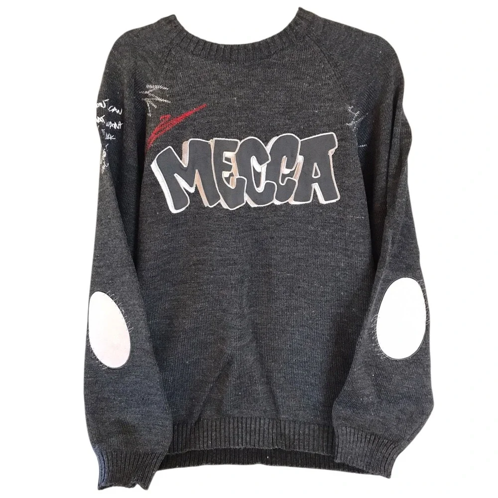10th Anniv Mecca Sweater Men's Size Blk Gray Long Sleeve Free Beanie Y2K M 10-12